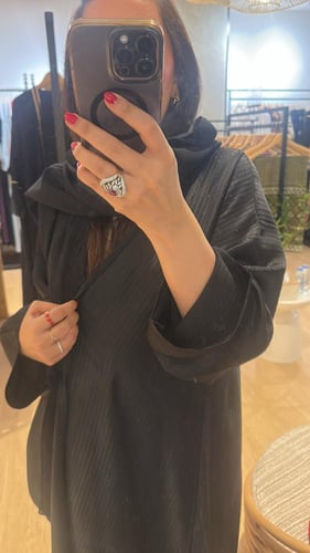 عباية كريب لامع اسود سادة