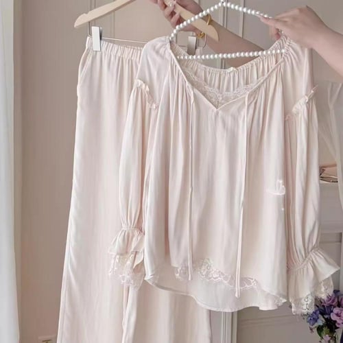 بيجامة القطن ١100% مزينة بالدانتيل الناعم والأنيق