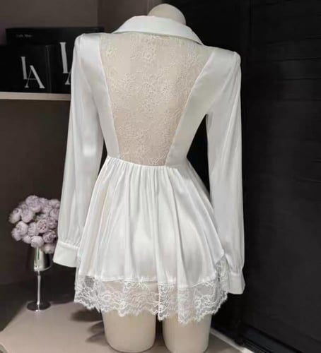 بيجاما الأنوثة الطاغية من الساتان الفاخر-أبيض