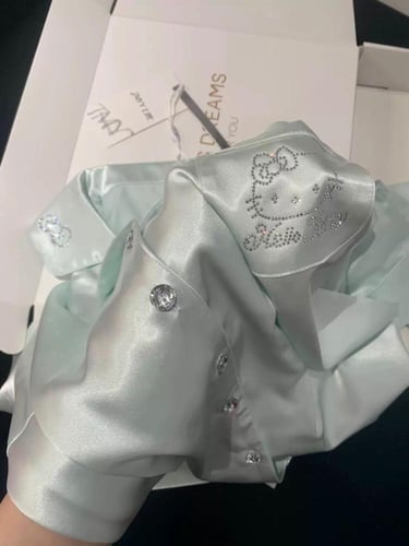 بيجاما HELLO KITTY من الساتان الفاخر