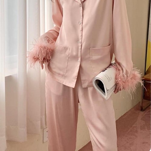 بيجاما الساتان الفاخر والريش الأنثوي-قابل للإزالة-