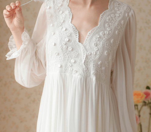 قميص فاخر من الجبير الفرنسي بتصميم أنثوي وأنيق