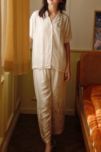 بيجاما الزهور المنعشة من قماش الفيسكوز البارد 100%...