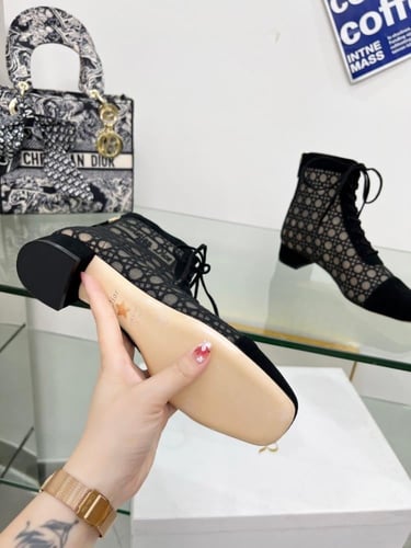 Dior Naughtily بوت