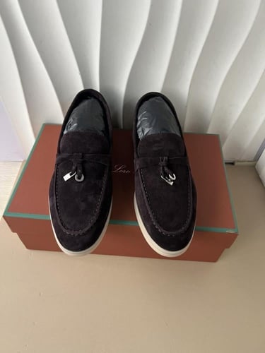 فلات لورو بيانا Loro Piana