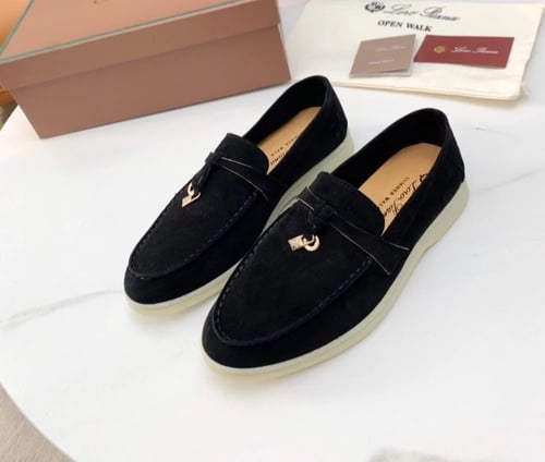 فلات لورو بيانا Loro Piana