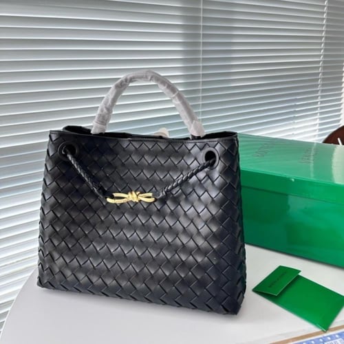 Bottega Medium بوتيغا