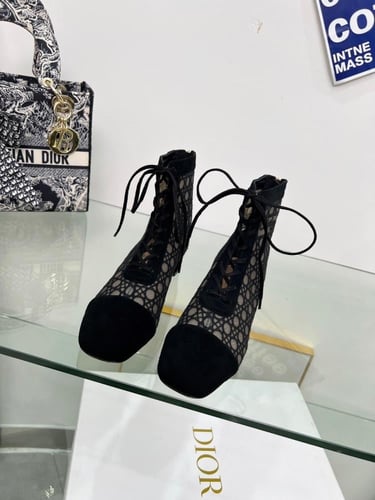 Dior Naughtily بوت