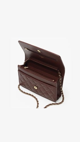 Chanel caviar rind wine