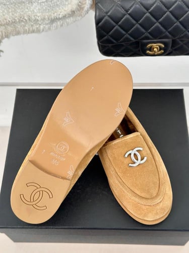 Chanel Loafers فلات