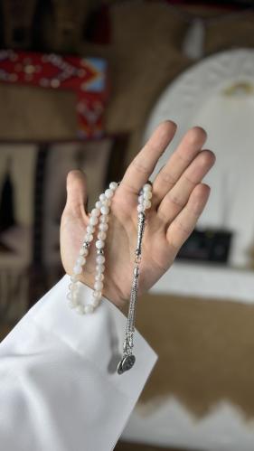 عقيق برازيلي لؤلؤي