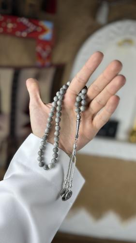 عقبق برازيلي رمادي فاتح