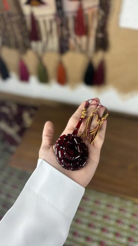 سبحة زعفران عنابي صنوبري