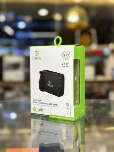 شاحن جداري بمدخل Usb ومدخلين tip-c بسرعة شحن تقدر...