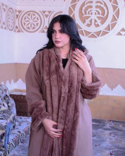 فروه نسائي بفرو أنيق