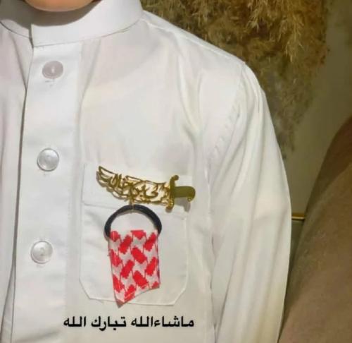 بروش السيف والشماغ بالاسم