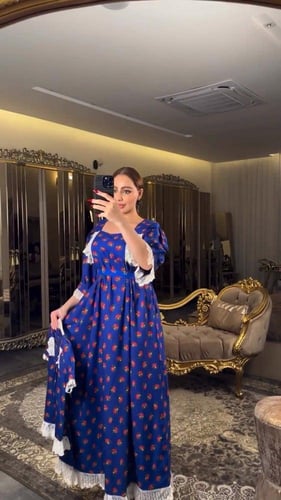 جلابيه نسائي شالكي بتصميم أنيق