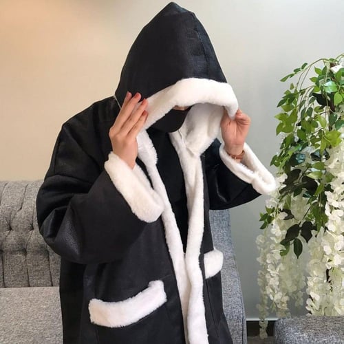 فروة صوف نسائية سوداء