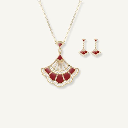 طقم ذهبي عقد طويل وحلق بالعقيق الأحمر