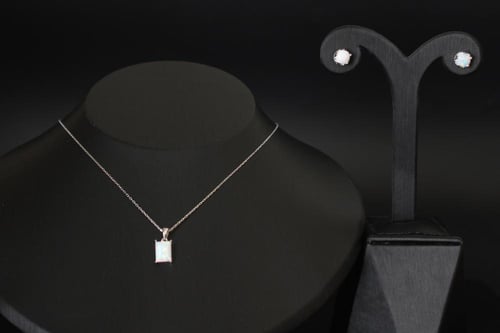 طقم فضة استرليني 925 بحجر الأوبال الطبيعي – لمسة ن...