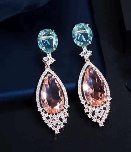 حلق بحجر الزركون