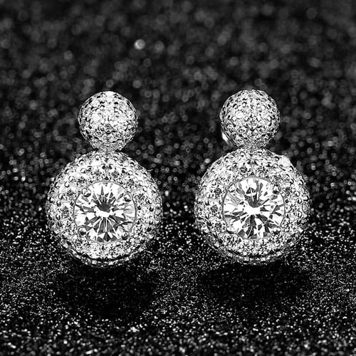 حلق موزنايت فضّي أنيق لإطلالة يومية فاخرة