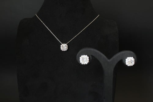 طقم أنيق المطلي بالروديوم بحجر الزركون البراق