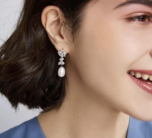 حلق لؤلؤ طبيعي من المياه العذبة بحجر زركون – فضة 9...
