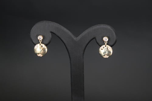 طقم عقد وحلق زركون مطلي ذهب – أناقة تليق بكِ