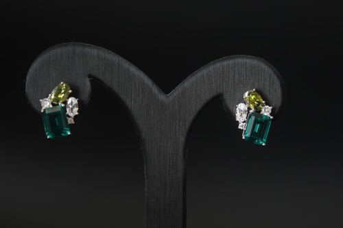 طقم عقد وحلق – فضة استرليني 925 مزين بزركون بتدرجا...