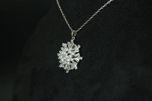 عقد فاخر بسلسال وقلادة مرصعة بالزركون ومطلية بالذه...