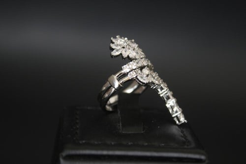 خاتم زركون مطلي بالروديوم – تصميم مزدوج بلمسة فاخر...