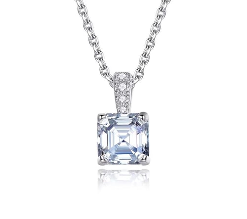 عقد يومي بحجر الموزنايت