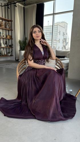 فستان كله فخامة وأنوثة بتفاصيل تخليكِ مميزة من أول...
