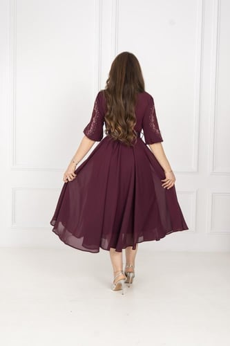 فستان ميدي بلمسة فاخرة – عنابي