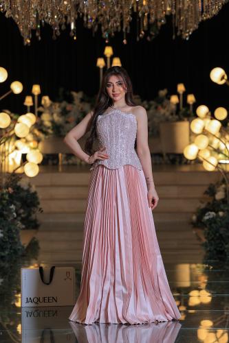 فستان سهرة كورسيه مطرّز مطوية بتصميم ملكي فاخر