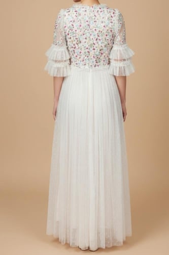 فستان مطرز ناعم