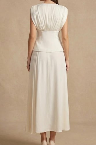 طقم رسمي نسائي أوف وايت جاكيت كورسيه وتنورة بليسيه...