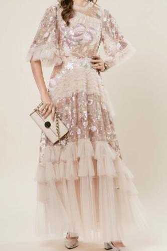 فستان كشكش مطرز