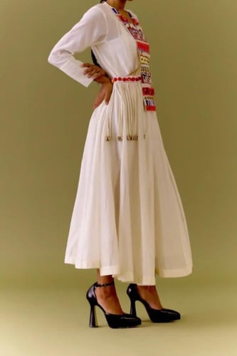 فستان هندي عاجي