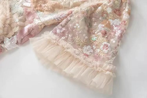 فستان كشكش مطرز