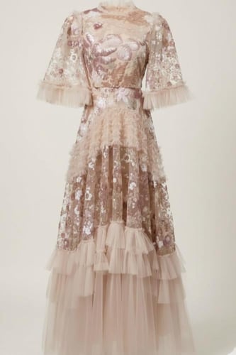 فستان كشكش مطرز