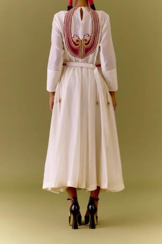 فستان هندي عاجي