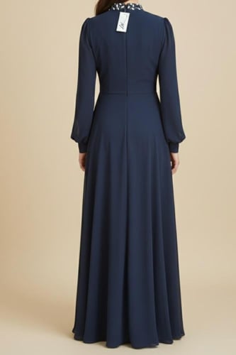 فستان سهرة طويل مطرز فصوص