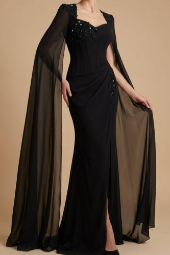 فستان سهرة أسود كورسيه بأكمام كيب طويلة