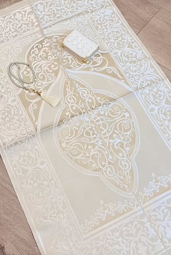 سلة خوص رمضانية صغيرة