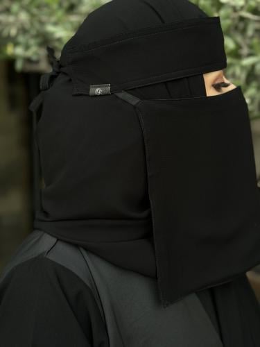 نقاب ساده مع لوقو