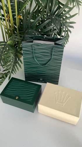 ساعه رولكس شامل ملحقات