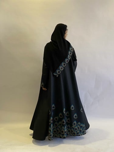 عباية رمادي باهت بطباعة الأطراف - كود #104