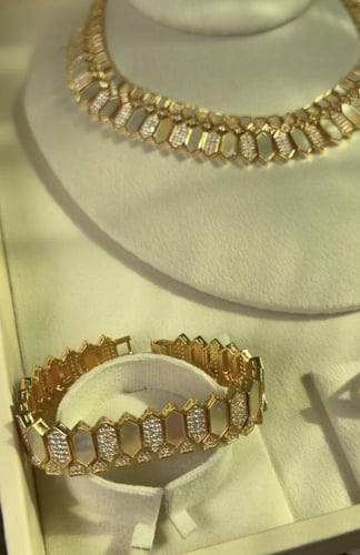 طقم زركون وصدف فاخر مطلي بديل الذهب .